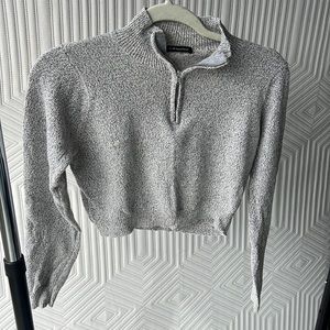 Brandy Melville sweater pullover half zip
